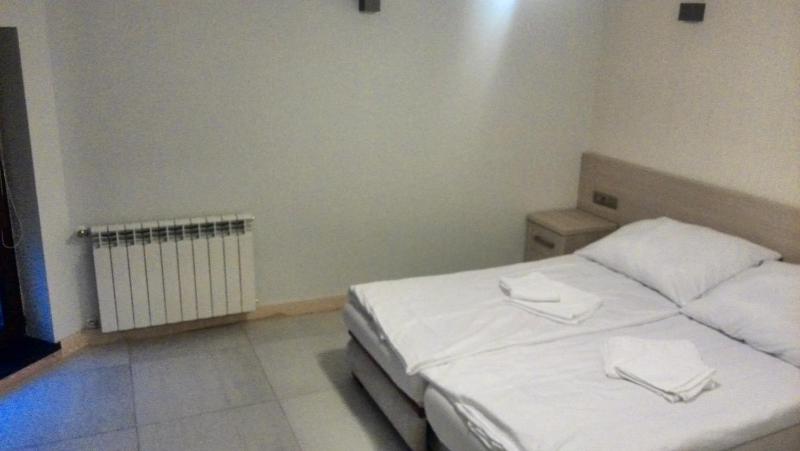 One-Bedroom Apartment image 4