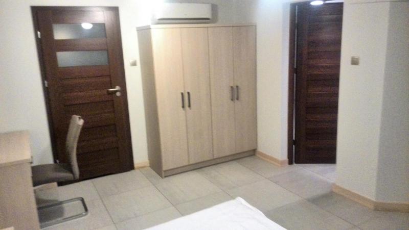 One-Bedroom Apartment image 3