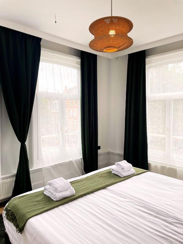 Double Room image 2