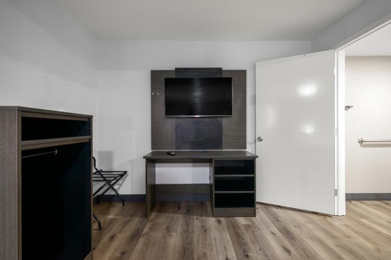 Studio image 4