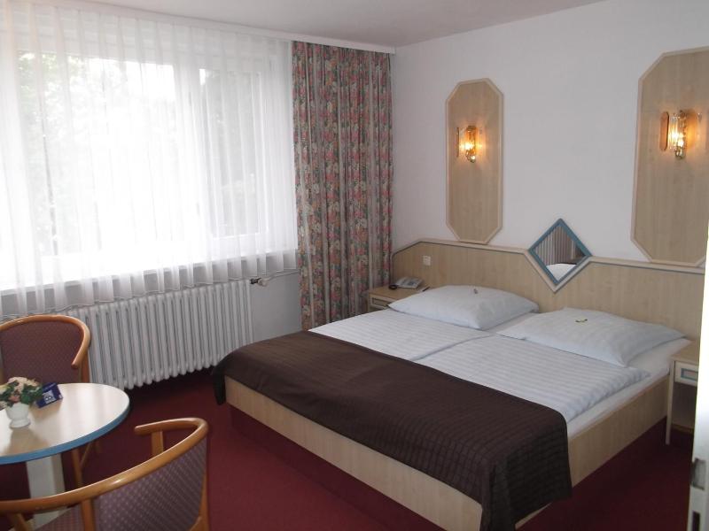 Standard Double Room image 2