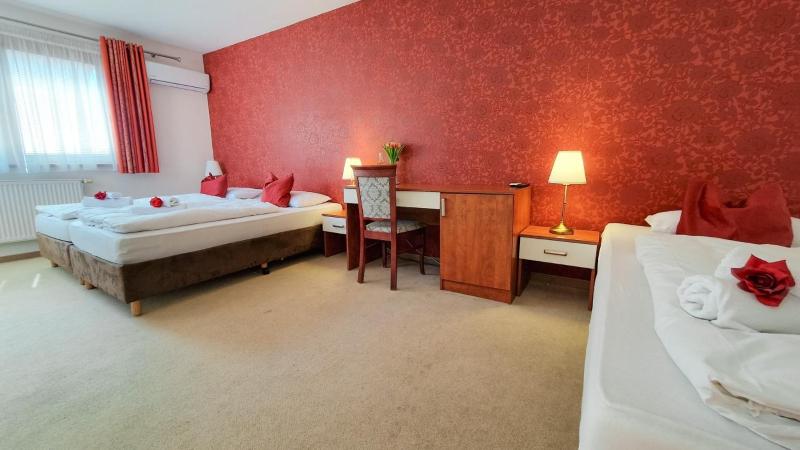Triple Room image 2