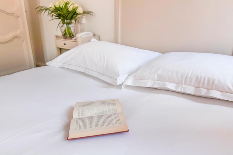 Double Room image 4
