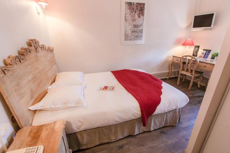 Double Room image 1
