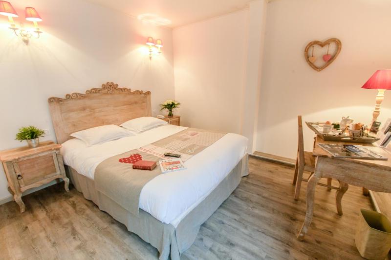 Superior Double Room image 3