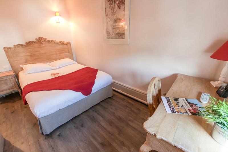 Double Room image 3