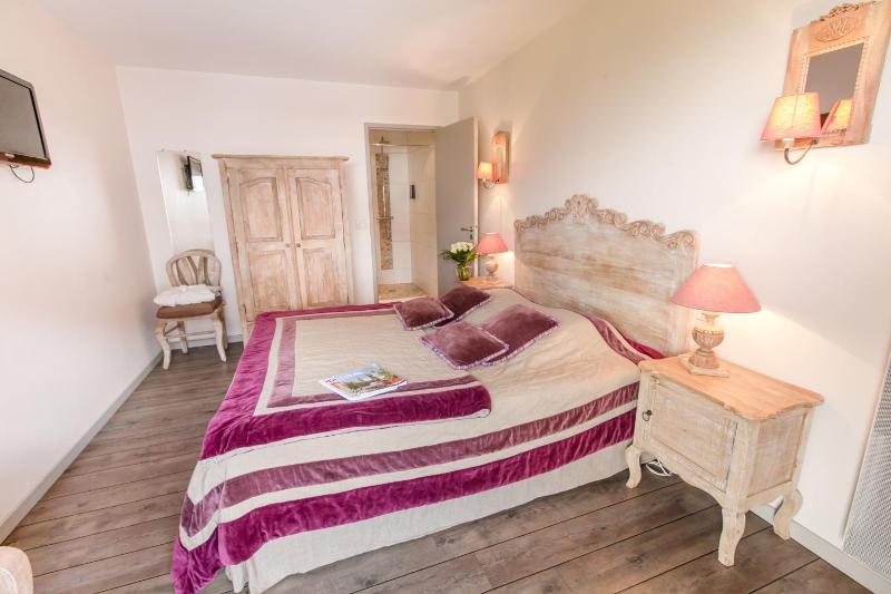 Double Room - Pool Side image 1