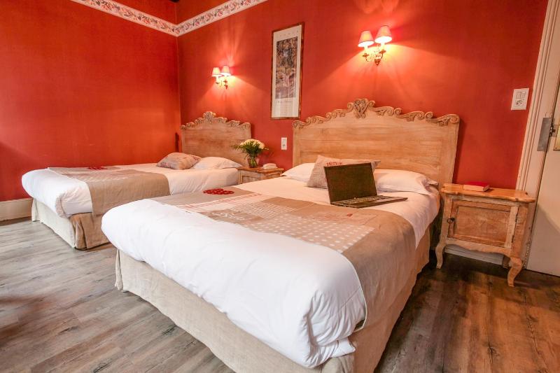 Quadruple Room image 1