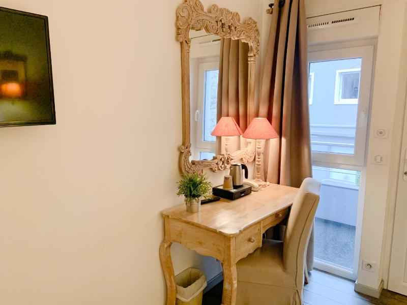 Double Room - Pool Side image 2