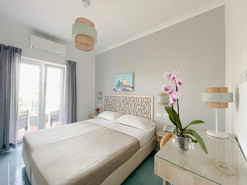 Standard Double Room image 1