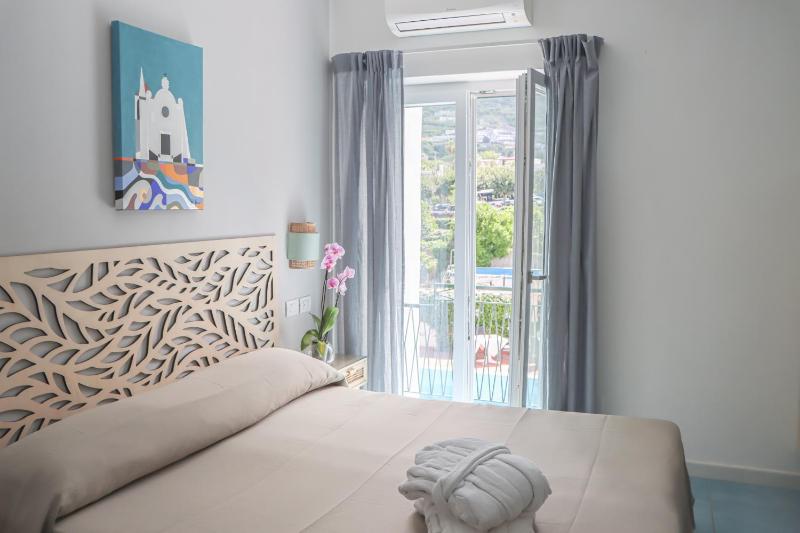 Standard Double Room image 4