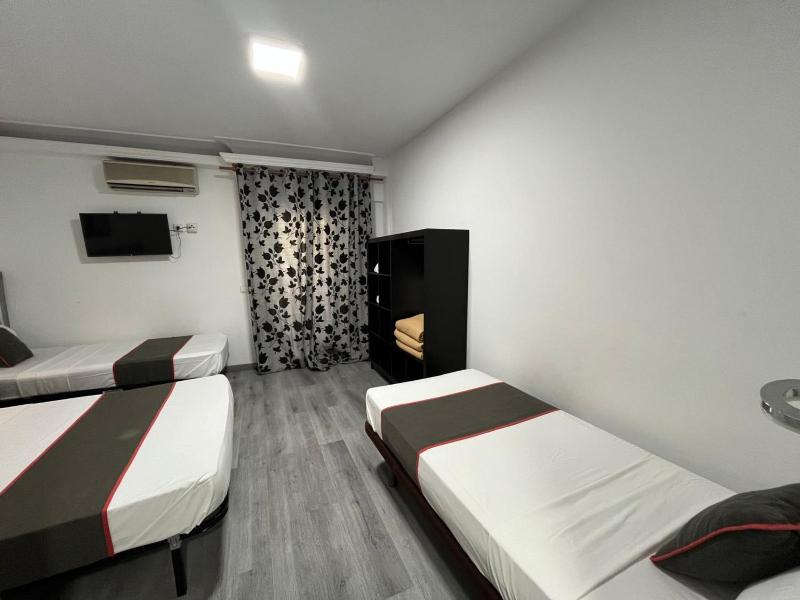 Quadruple Room image 2