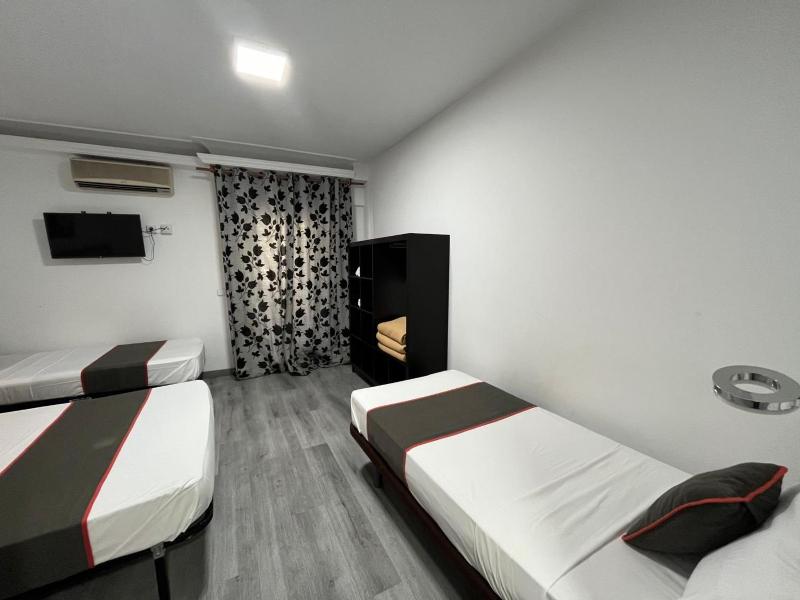 Quadruple Room image 4