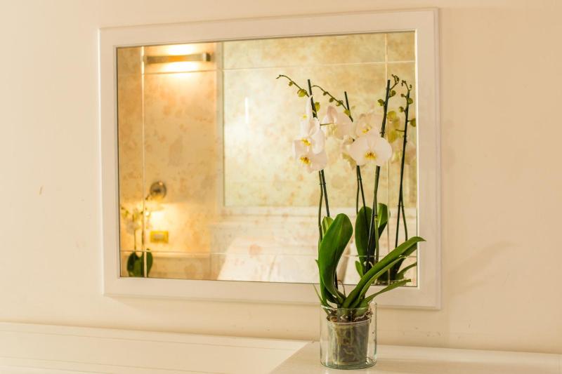 Double or Twin Room with Private Bathroom image 2