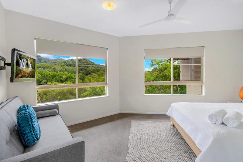 Linaria Lakes - Resort Style living - image 9