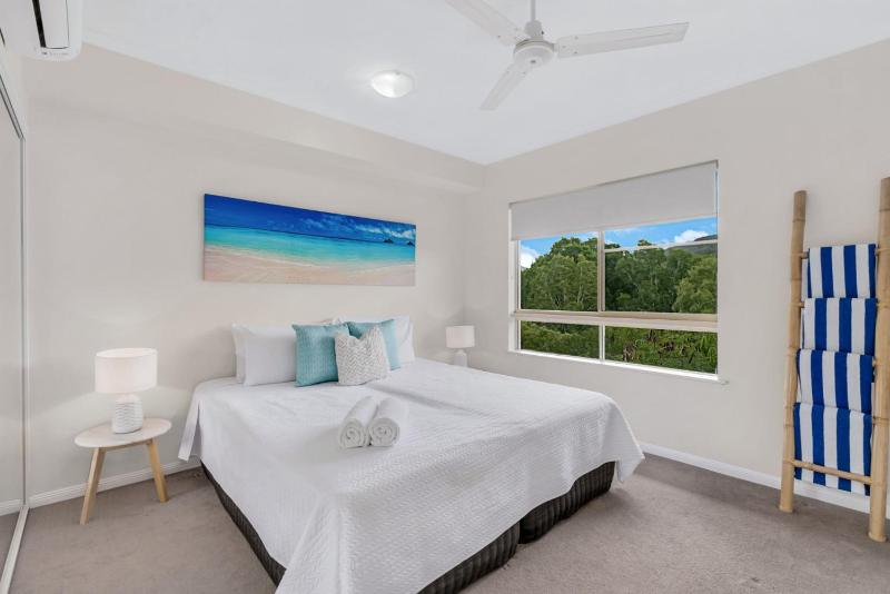 Linaria Lakes - Resort Style living - image 2