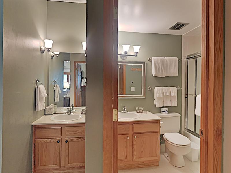 Timberline Condominiums 1 Bedroom Deluxe Unit A2G - image 13