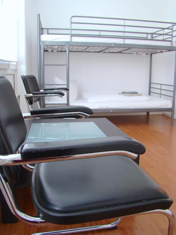 Quadruple Room with Shared Bathroom image 4