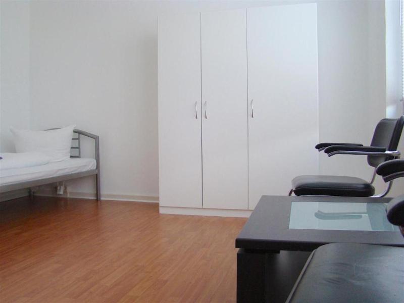 Quadruple Room with Shared Bathroom image 3