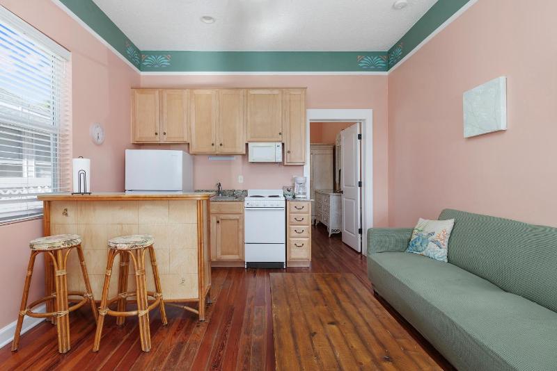 One-Bedroom Apartment image 4