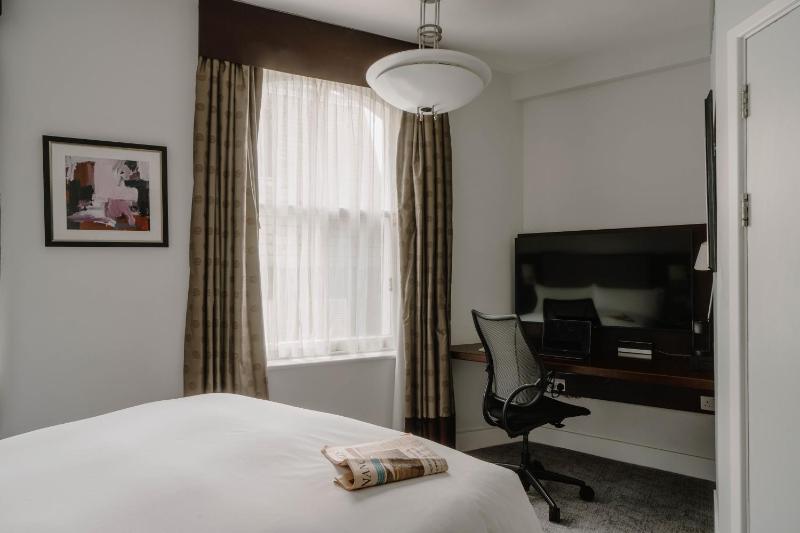 Mobility Accessible Standard Room image 3