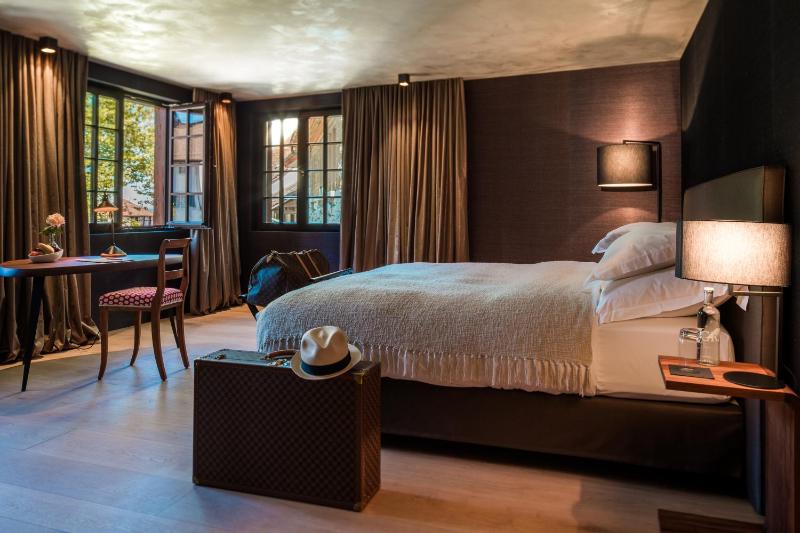 Deluxe Double Room image 2