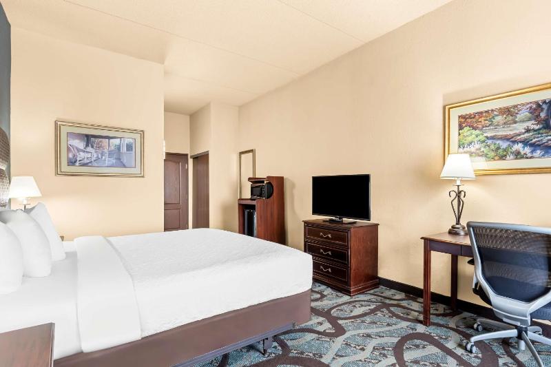 King Room image 4