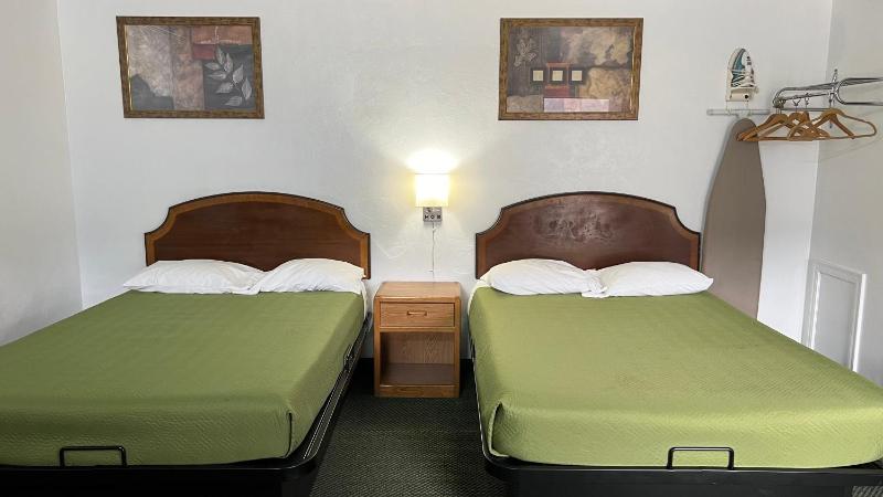 Standard Queen Room with Two Queen Beds image 1