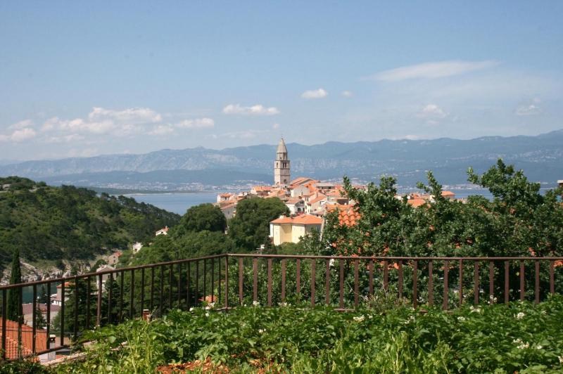 Two-Bedroom Apartment with Terrace and Sea View image 3