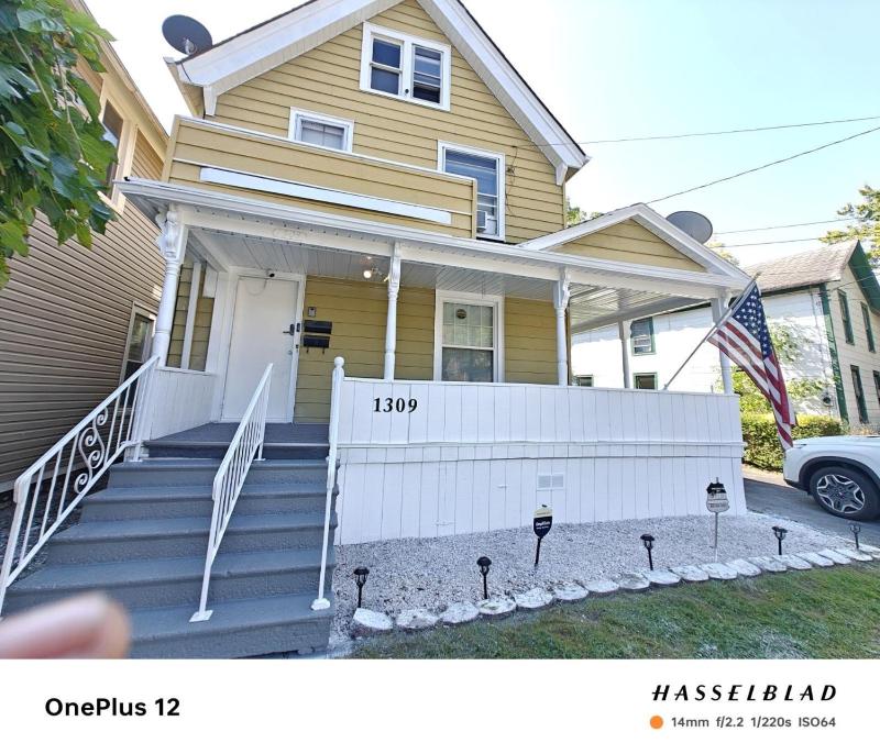 Two-Bedroom House image 2