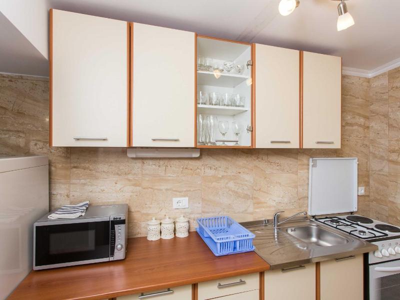Apartments Djurkovic - One-Bedroom Apartment with Shared Terrace and Sea View - image 17