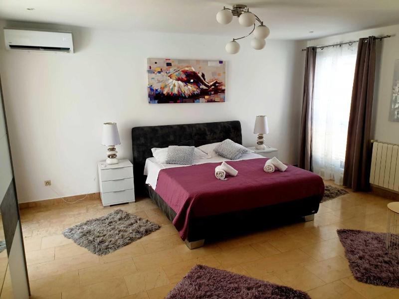 Villa Avoca - Four Bedroom Villa with Swimming Pool - image 23