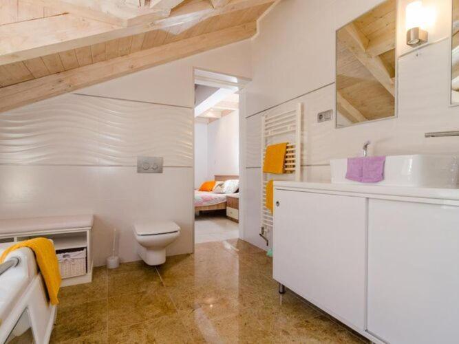 Villa Avoca - Four Bedroom Villa with Swimming Pool - image 5