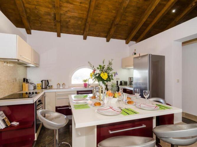 Villa Avoca - Four Bedroom Villa with Swimming Pool - image 21