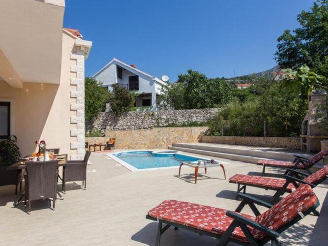 Villa Avoca - Four Bedroom Villa with Swimming Pool - image 11