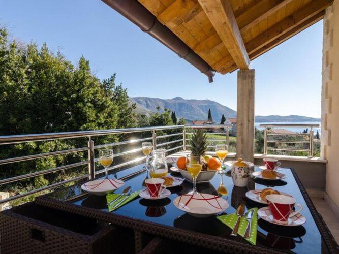 Villa Avoca - Four Bedroom Villa with Swimming Pool - image 17