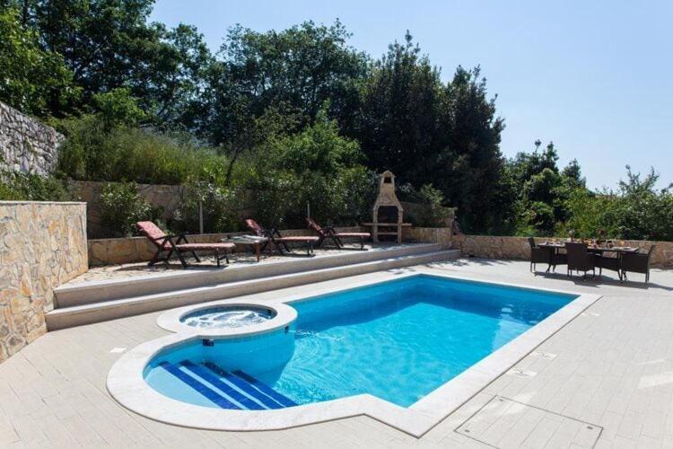 Villa Avoca - Four Bedroom Villa with Swimming Pool - image 16