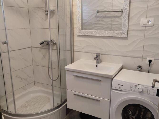 Apartments Pezo - Two Bedroom Apartment with Balcony - image 16