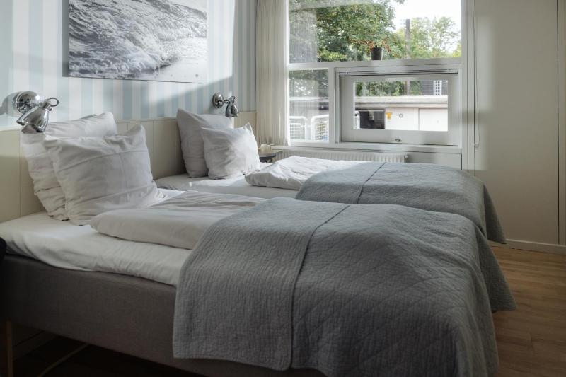 Small Double Room image 1