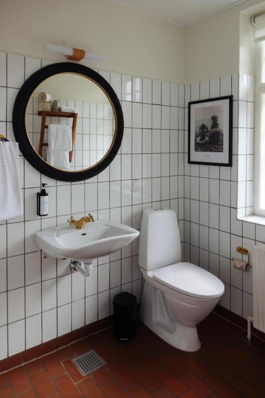Small Single Room image 2
