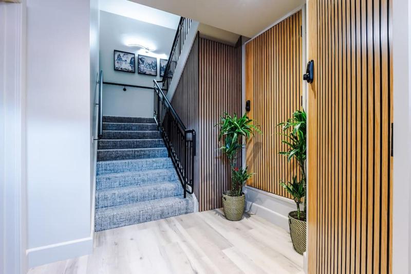 Elegant 2B Retreat City Centre with Secure Parking - image 15