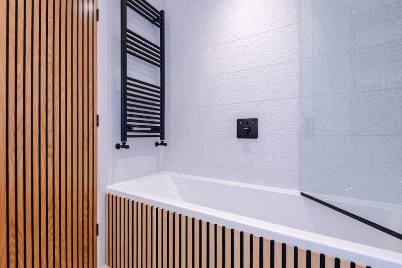 Luxury 2B City Centre Apartment with Private Parking - image 40