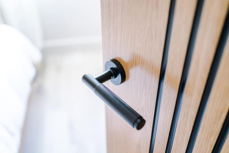 Luxury 2B City Centre Apartment with Private Parking - image 15