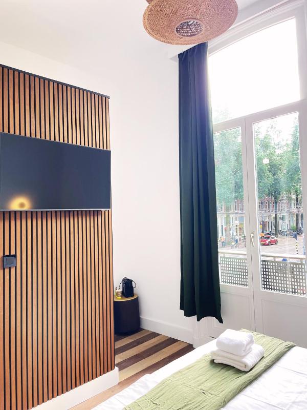 Twin Room image 3
