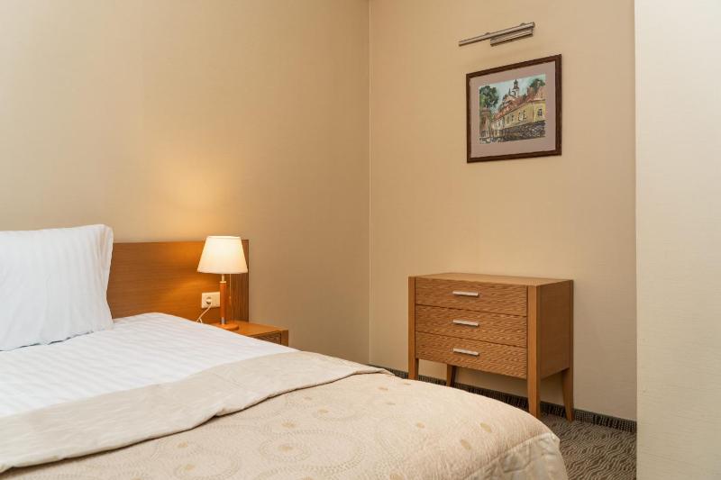 Deluxe Room image 4
