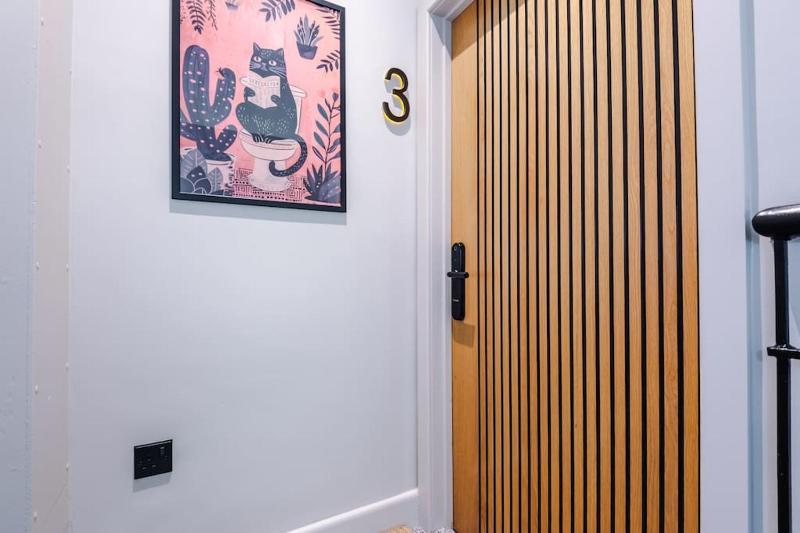 City Centre Apartment Free Parking and Luxury Finishes - image 29