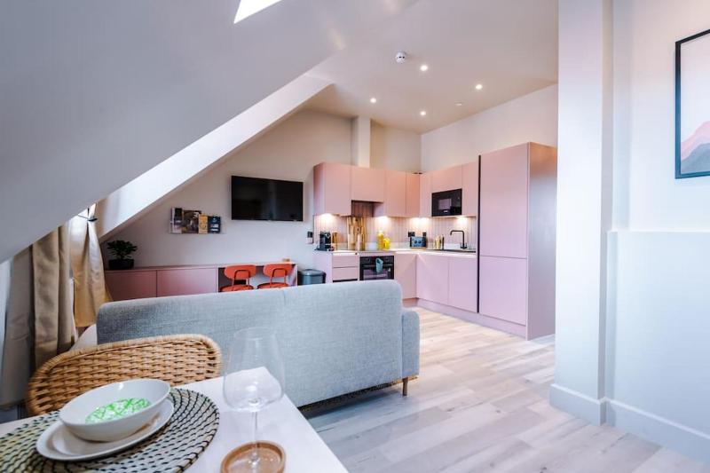 City Centre Apartment Free Parking and Luxury Finishes - image 20
