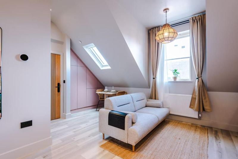 City Centre Apartment Free Parking and Luxury Finishes - image 23