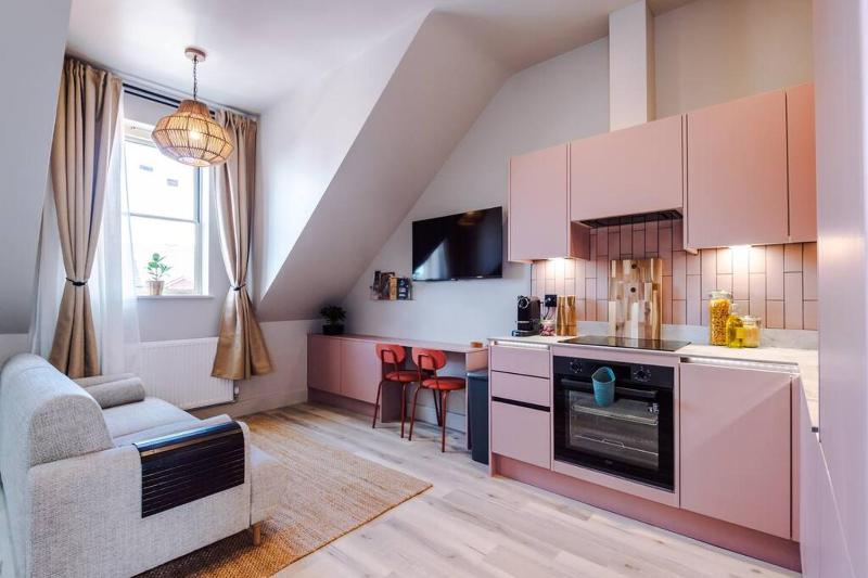 City Centre Apartment Free Parking and Luxury Finishes - image 24