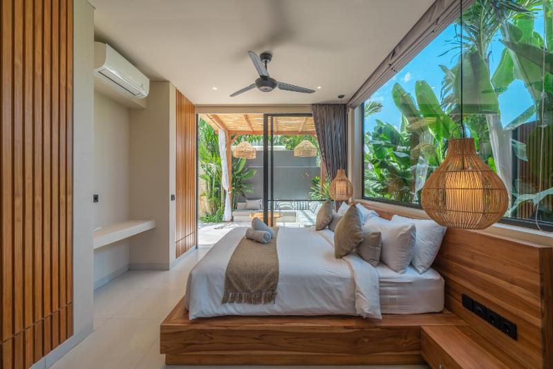 Villa Nalaka - Sophisticated 2BR Steps from Pererenan Beach - image 14